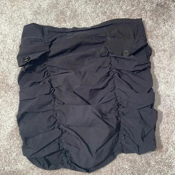 BLACK VALIA HIGH WAIST SHIRRED MINI SKIRT WITH FRONT FACING POCKETS 1x - Picture 5 of 15